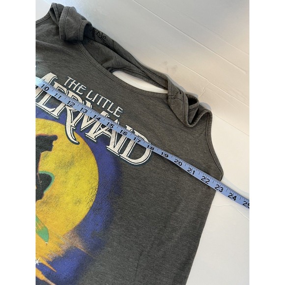 Torrid Disney “The Little Mermaid” Gray Screen Print Tank Top size 2X - Picture 6 of 6